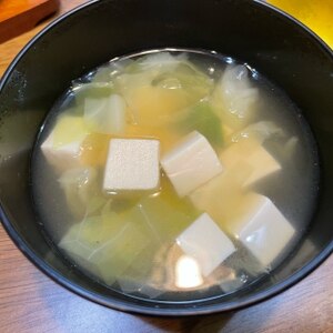 キャベツと豆腐卵のスープ